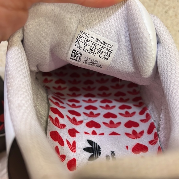 Adidas - Picture 5 of 5